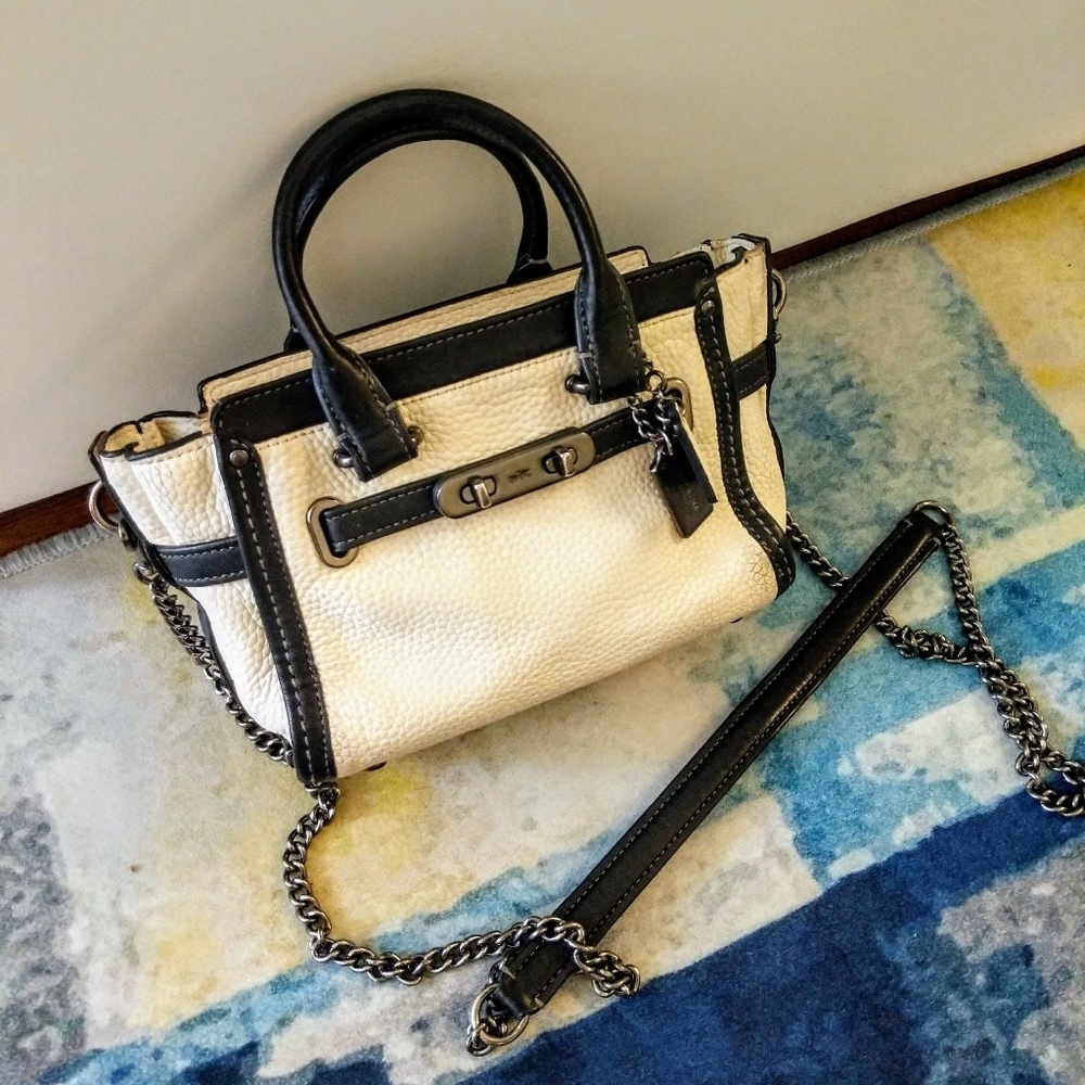 Coach swagger 20 black and white crossbody